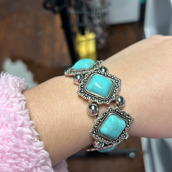 Turquoise bracelets - Picture 2 of 2